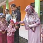 SD Muhammadiyah 5 Kota Malang Gelar Halalbihalal di Hari Pertama Masuk Sekolah