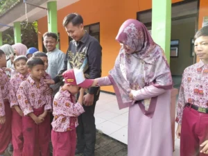 SD Muhammadiyah 5 Kota Malang Gelar Halalbihalal di Hari Pertama Masuk Sekolah