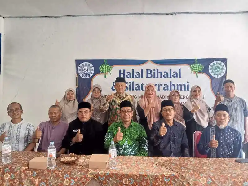 ‎Guru Perguruan Muhammadiyah Kepohbaru Gelar Halalbihalal dan Silaturahmi Bersama PCM
