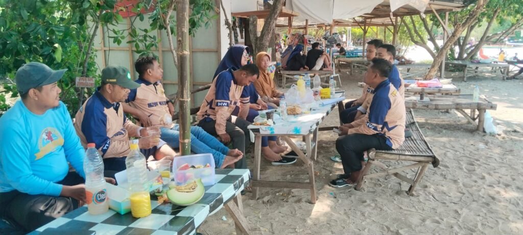 Rapat Kwarda Hizbul Wathan Lamongan dan Halalbihalal Berlangsung Hangat di Pantai Putri Klayar