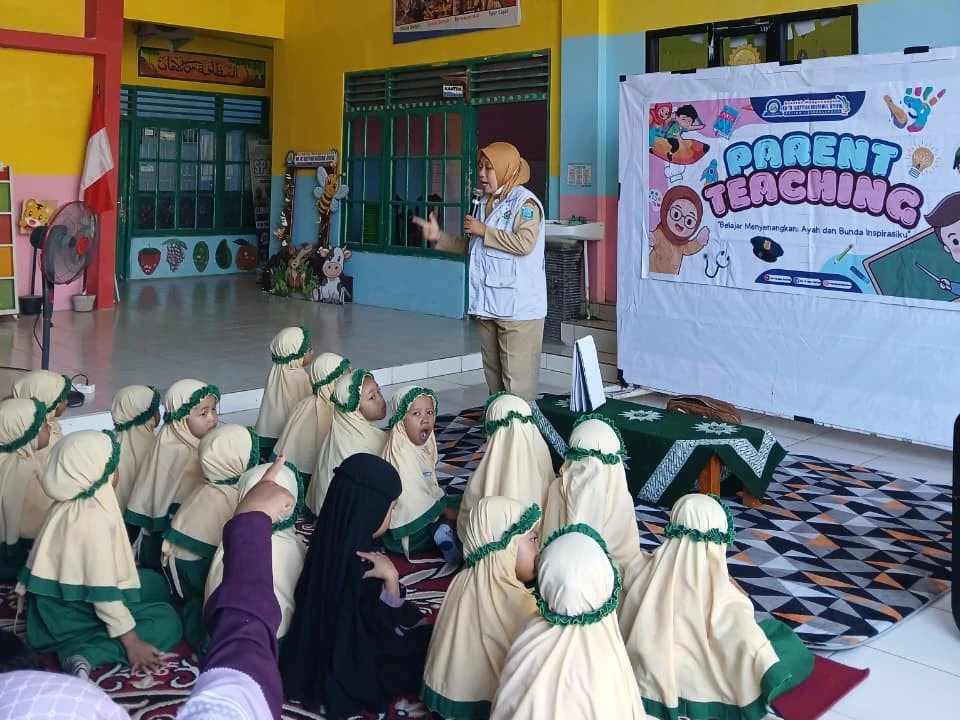 Parent Teaching TK ABA Paiton: Menjaga Kesehatan Lingkungan dan Kebiasaan Mencuci Tangan yang Benar