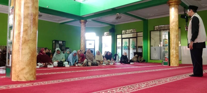 Jadi Orang Tua Modern: Halalbihalal dan Pembagian Rapor SD Muhammadiyah 5 Kota Malang
