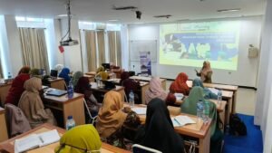 Dosen Umsida Beri Pelatihan Pengelolaan Keuangan Bendahara Sekolah di Sidoarjo