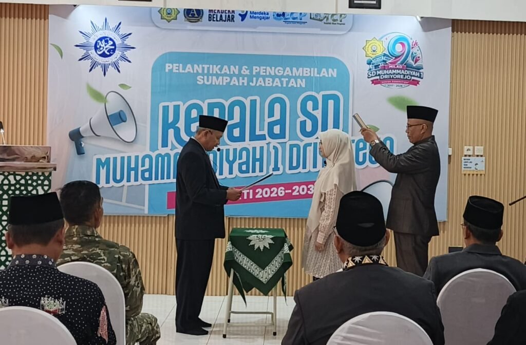 Istimewa, Pengambilan Sumpah Jabatan Kepala Sekolah SD Muhammadiyah 1 Driyorejo Gresik Dihadiri Muspika