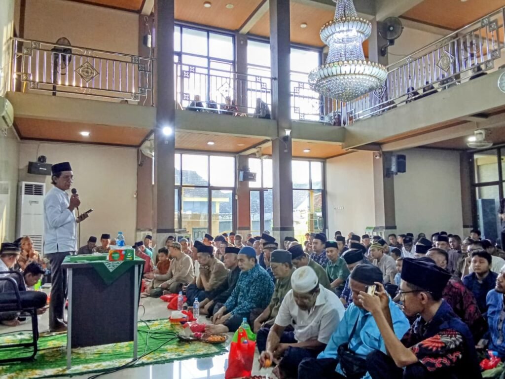 Jamaah Membludak, Ketua PCM Tulangan Sampaikan Pesan Inspiratif di Kajian Ahad Pagi