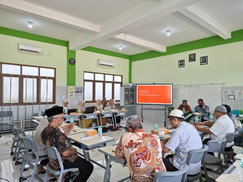 Sinergi Bangun Sekolah Unggul, PRM Kedanyang Gelar Raker di SD Almadany