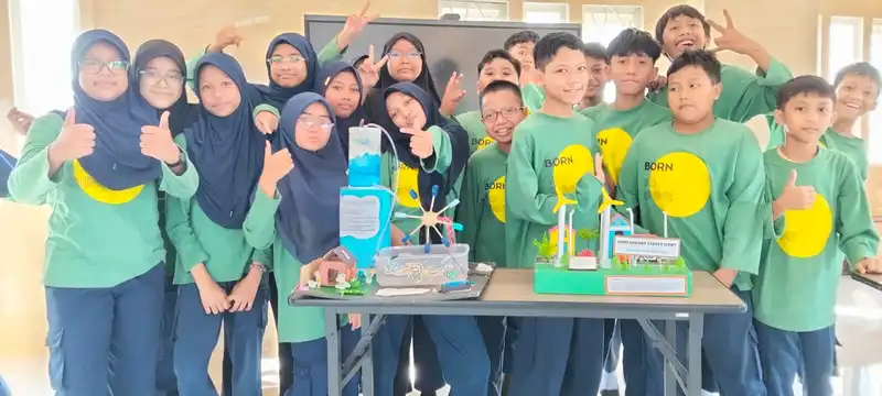 Ujian Praktik Berbasis STEM, Siswa SDM 18 Surabaya Tampilkan Karya Inovatif