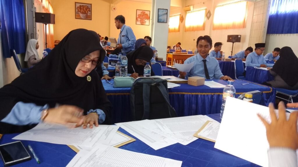 Tentukan Nilai Kompetensi Peserta Didik Guru SMA Muha Selenggarakan Koreksi Bersama