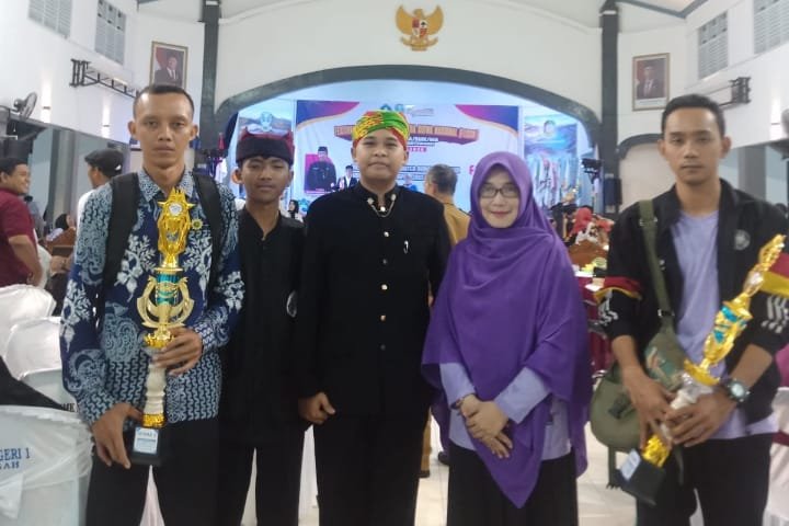 SMA Muha Genteng Boyong Dua Piala Bergengsi di Ajang FLS3N Banyuwangi 2026