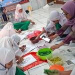 Begini Cara Murid SD Mugres Sulap Limbah Kertas Jadi Karya Seni Estetik