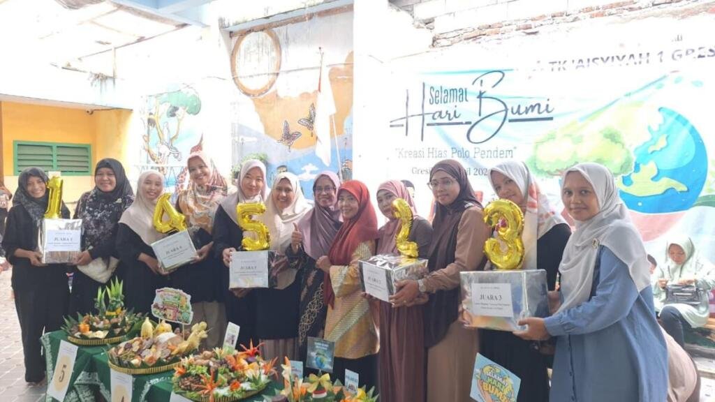 Cara Unik TK Aisyiyah Gresik Ajarkan Cinta Bumi Lewat Polo Pendem