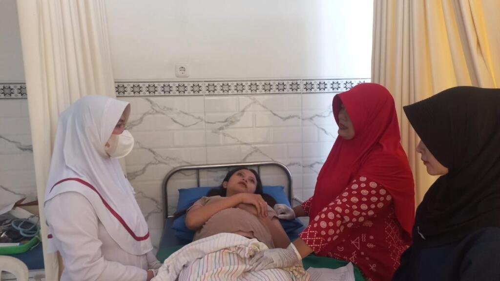 Gandeng IBI Kabupaten Madiun, Prodi Kebidanan UMMAD Laksanakan Praktik Kebidanan