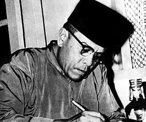 Cara Merasa Kaya Setiap Saat: Hamka, Sumber Bahagia, dan tentang Asal Pengarang
