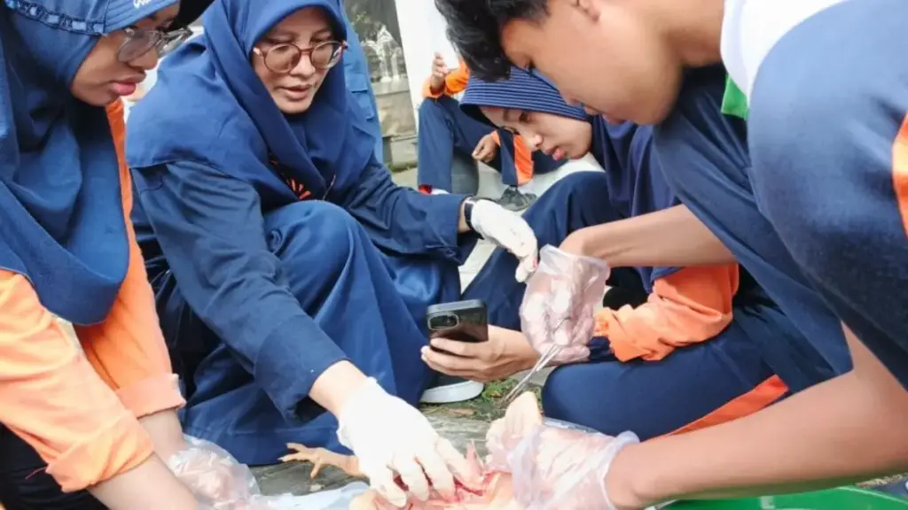 Ujian Praktik Terintegrasi di Spemdalas, Siswa Belajar Langsung