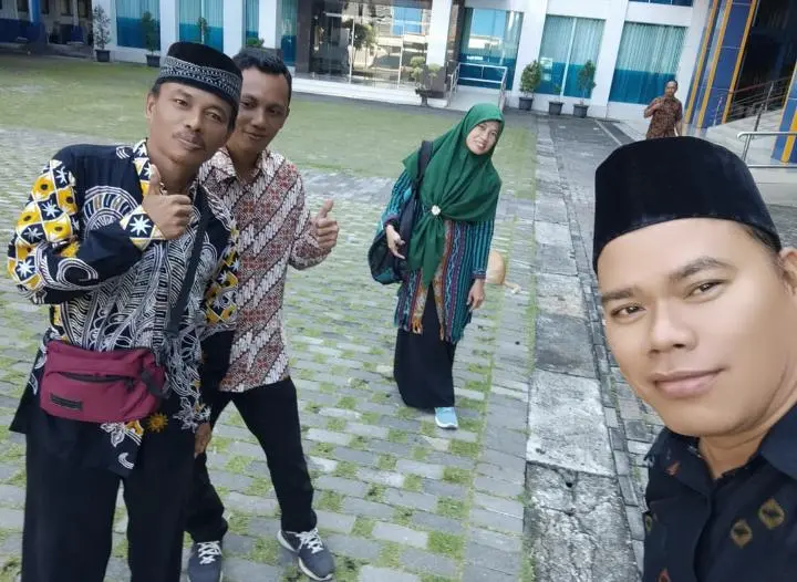 Kontributor PWMU.CO dari Ponpes Modern Muhammadiyah Paciran Hadiri Resepsi dan Awarding Milad 1 Dekade PWMU.CO di Umsida