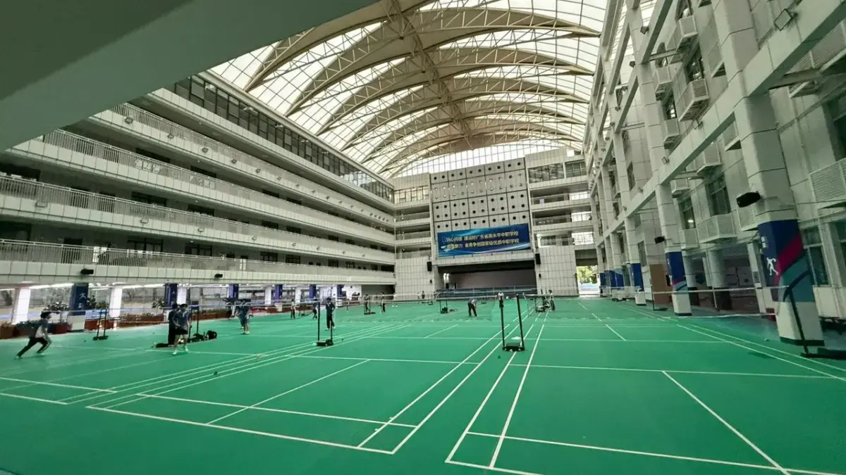 Kunjungan PWM Jawa Timur ke SMK Huaqiang Shenzhen: Belajar Sistem Pendidikan Berbasis AI dan Industri