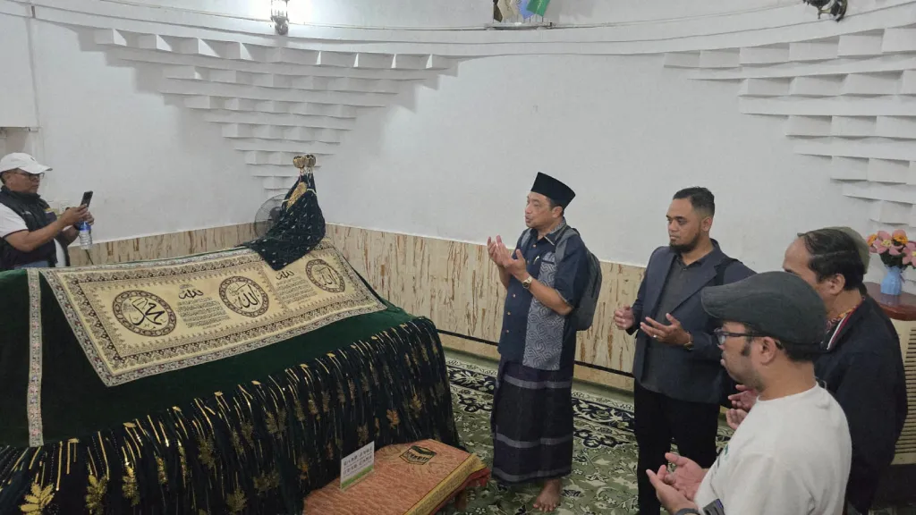 Delegasi PWM Jatim Ziarah di Makam Saad bin Abi Waqqas di Guangzhou