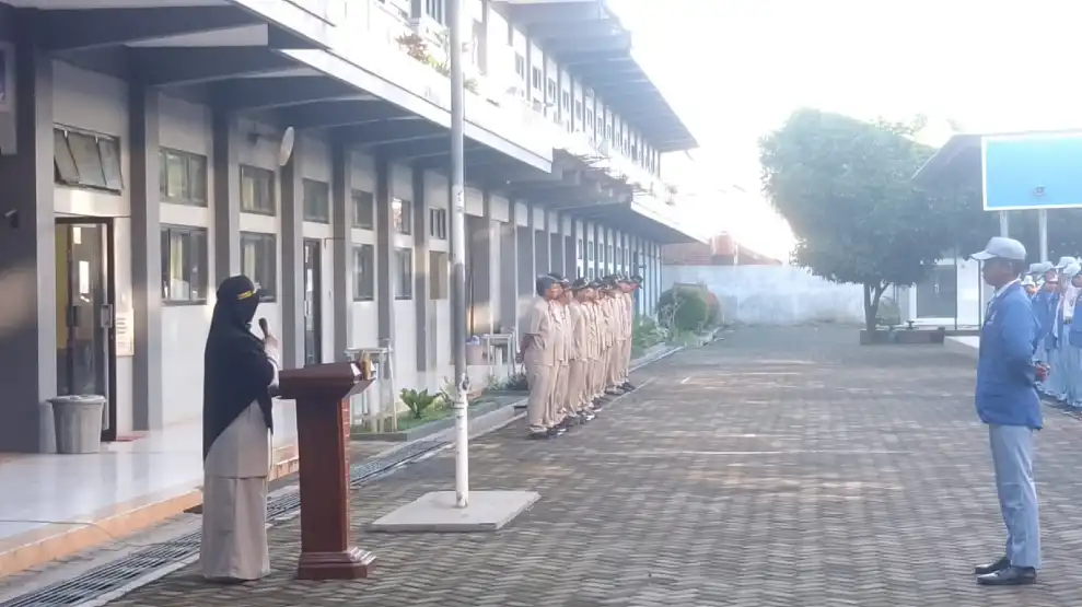 Upacara Perdana Pasca Lebaran SMA Muha Genteng Berlangsung Khidmat