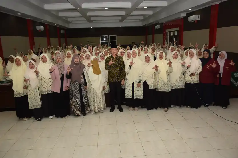 Halalbihalal PDNA Lamongan: Peduli Gaya Hidup Halal Muslimah