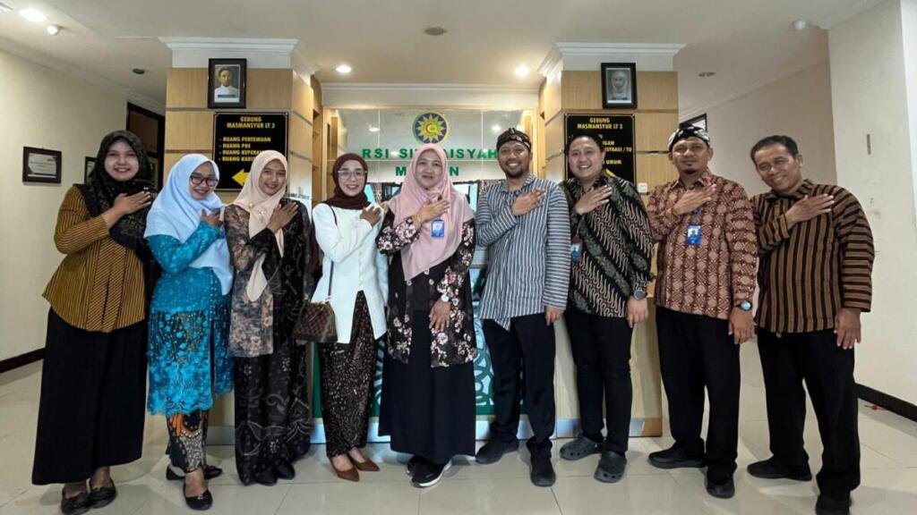 Semarak Kartini di RSI Madiun, Kebaya hingga Promo USG Diserbu Pasien