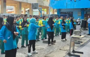Siswa SMP Muhammadiyah 15 Surabaya Gelar Senam Anak Indonesia Hebat Bersama Mahasiswa PPL UMSurabaya