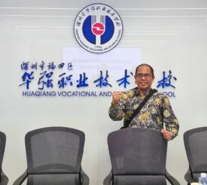 SMAMDA Sidoarjo Go Global, Kepala Sekolah Belajar AI dan Robotika di China