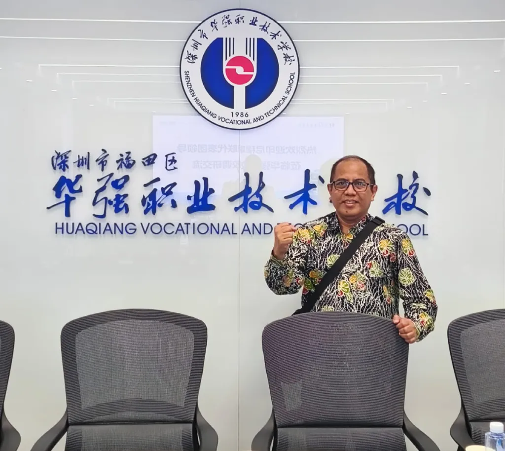 SMAMDA Sidoarjo Go Global, Kepala Sekolah Belajar AI dan Robotika di China