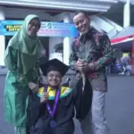 Bukti Nyata Kampus Inklusif, UMM Antarkan Mahasiswa Berkursi Roda Lulus dengan Deretan Prestasi