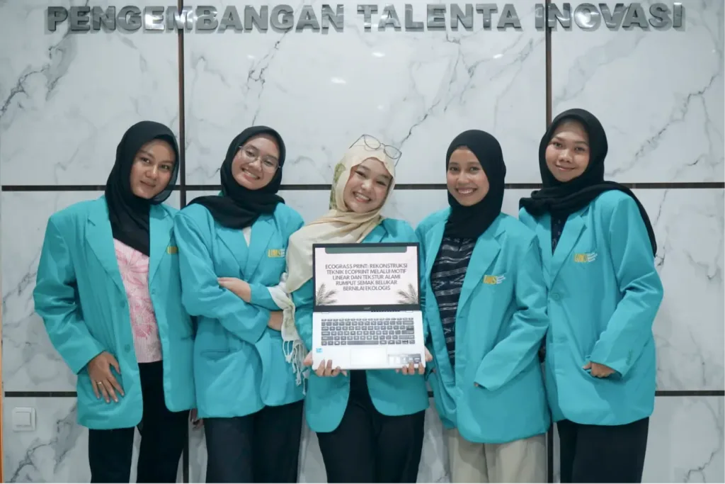 Mahasiswa UMS Kembangkan Wastra Ecoprint Ramah Lingkungan Berbasis Daun Alami