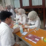 Mahasiswa Kedokteran Umsura Gelar Tenda Tensi Gratis di CFD Tunjungan