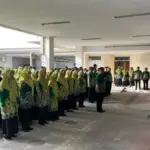 Apel Pagi RSI Siti Aisyah Madiun: Direktur Tekankan Disiplin Berseragam dan Beri Apresiasi Karyawan