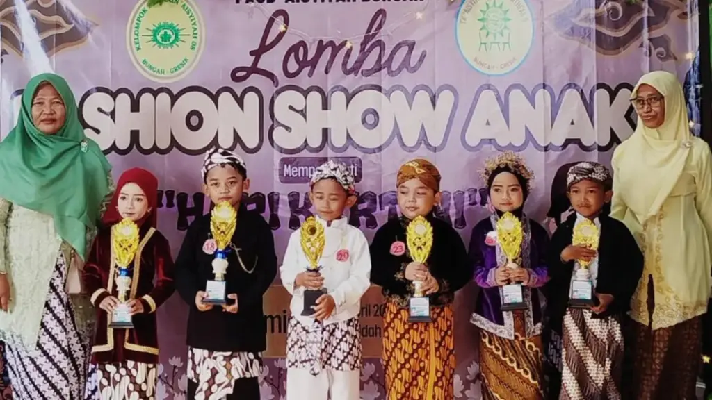 Lomba Fashion Show Meriahkan Peringatan Hari Kartini di PAUD Aisyiyah Bungah, Gresik