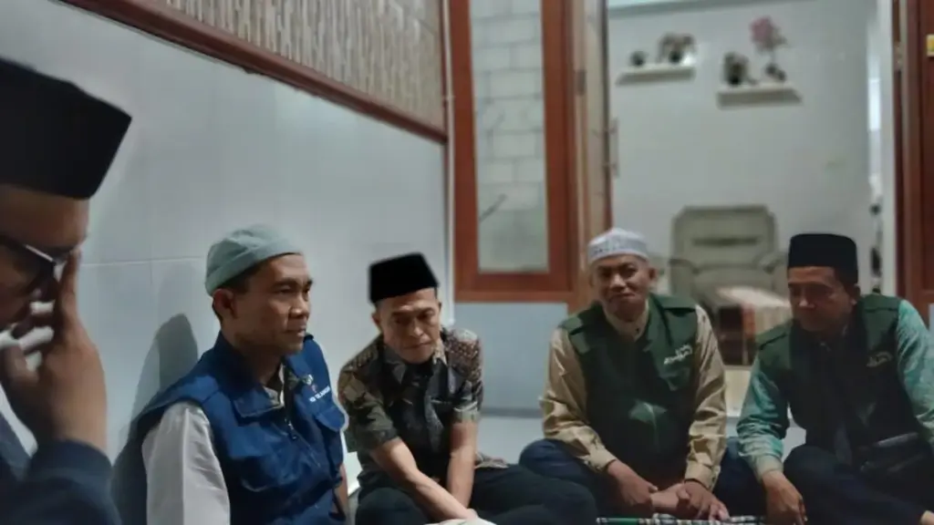 Ketua Komisi A DPRD Jatim Dedi Irwansa Bertakziah ke Rumah Duka Kader Muda Muhammadiyah di Tulangan