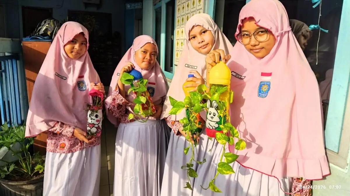 Dari Sampah Jadi Berkah: Botol Plastik Jadi Pot Tanaman Kreatif