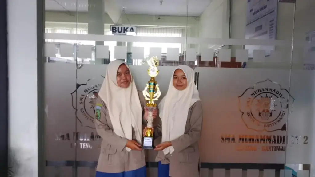 Dua Siswi SMA Muha Genteng Raih Juara 1 FLS3N Banyuwangi Lewat Film Pendek “LELAKU”