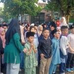 6 Sapi dan 11 Kambing, SD Muhammadiyah 1 Krian Tebar 670 Paket Kurban untuk Warga