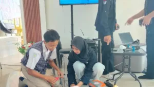 Edukasi Energi Terbarukan: Kolaborasi Hamas School dan Telkom University Surabaya
