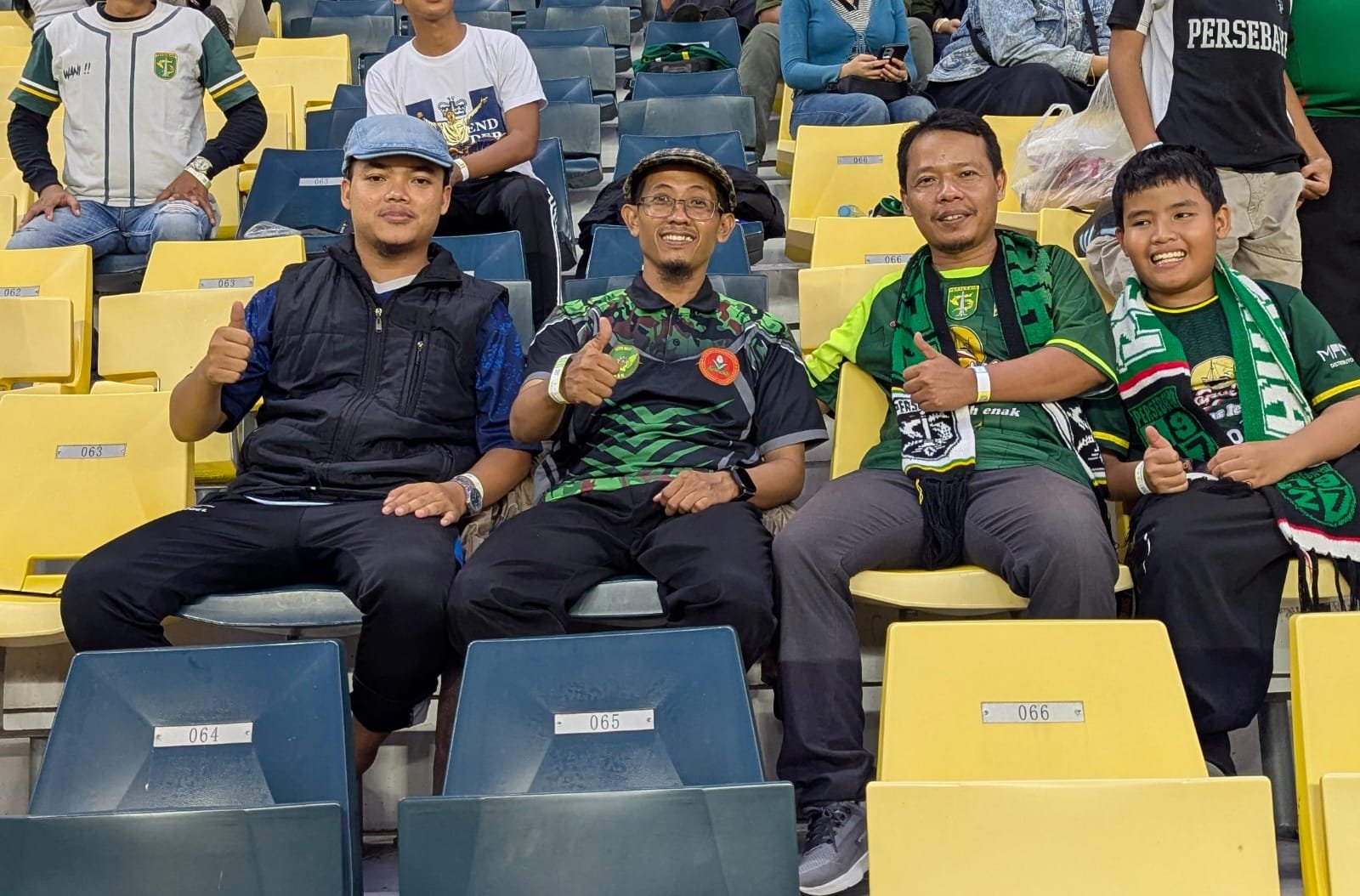 Cerita Seru PWMU.CO Dukung Persebaya dari Tribun VIP