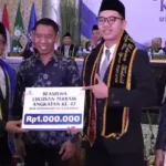 Rafel Saputra Raih Lulusan Terbaik Smamda Sidoarjo, Titip Pesan “Be Yourself and Never Surrender”