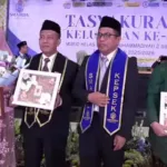 Mengabdi Tiga Dekade, Dua Guru Smamda Sidoarjo Terima Hadiah Istimewa