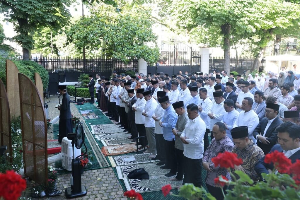 Dari Lamongan ke Paris: Fakhruddin Arrozi Menjadi Khatib Idul Adha di Hadapan Presiden Prabowo
