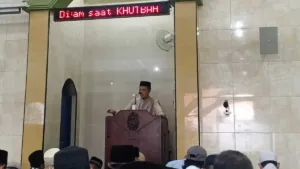 Khotbah Jumat di Masjid Burhanuddin Bahas Makna Umat Islam Wasathan