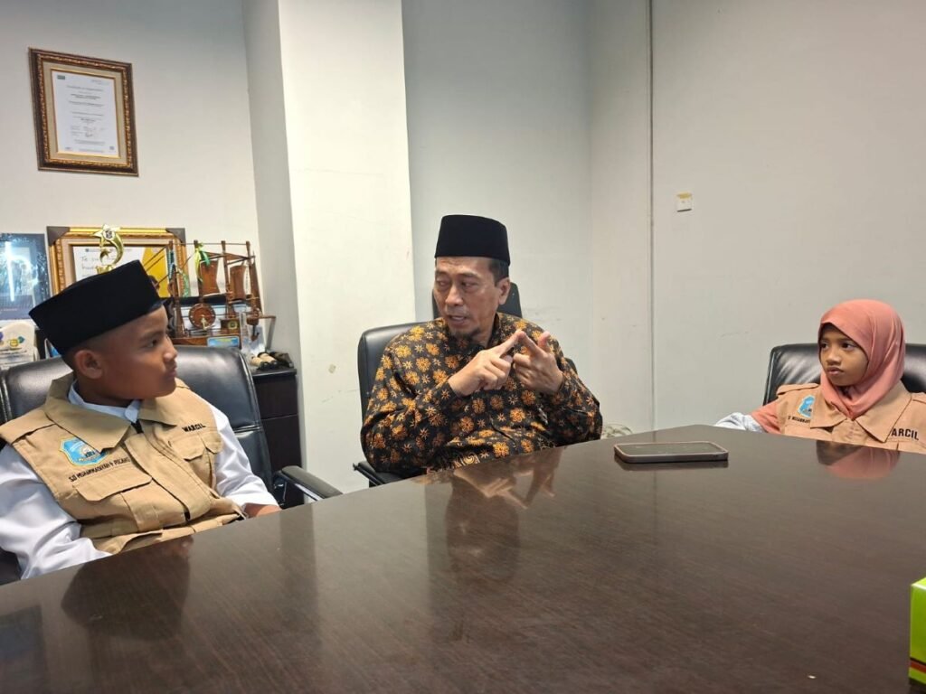 Kelas 4 SD, Ini Cerita Abqaraya Wawancarai Wakil Ketua PWM Jatim di Ahad PagiMu