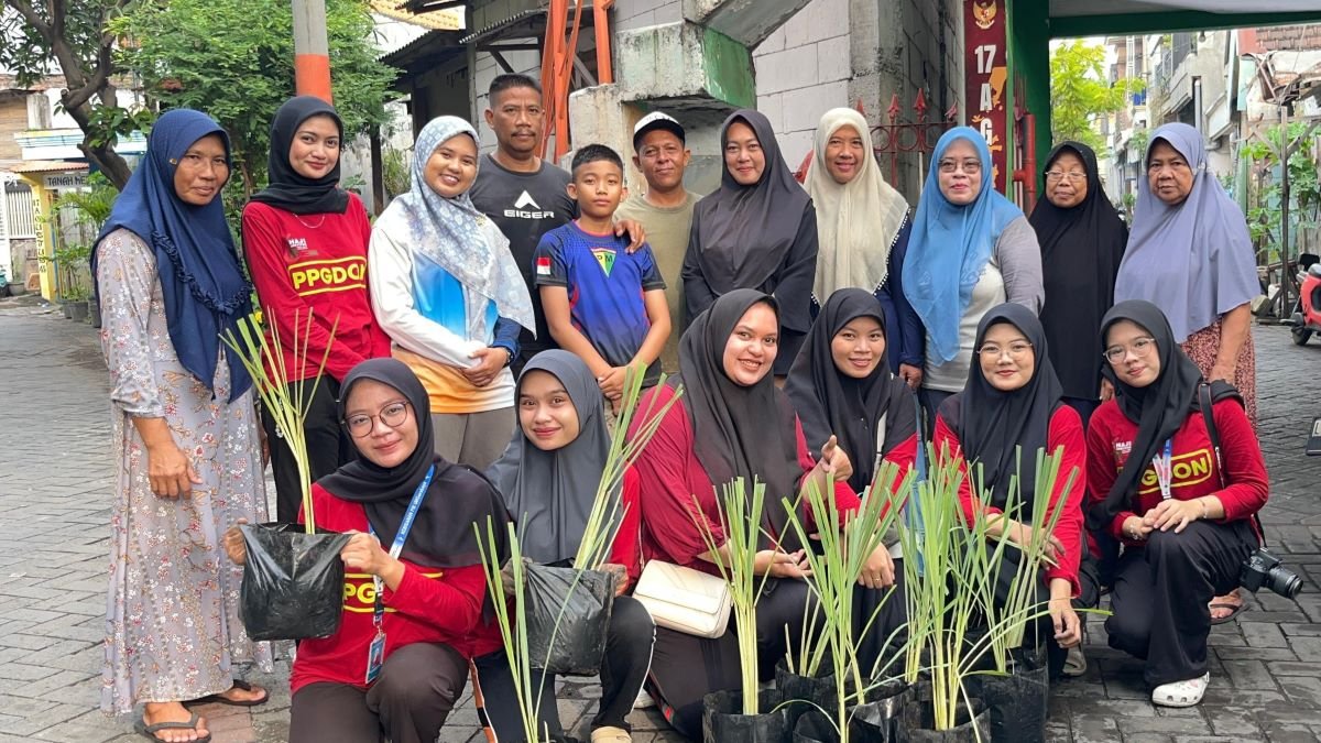 Mahasiswa Profesi Bidan Umsura Beber Manfaat Serai dalam GEBER SERA