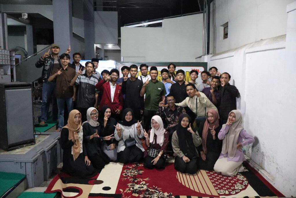 Pemuda Masjid Baitul Mukhlisin Gelar “Angkringan MBM”, Bangun Spirit Wirausaha Anak Muda