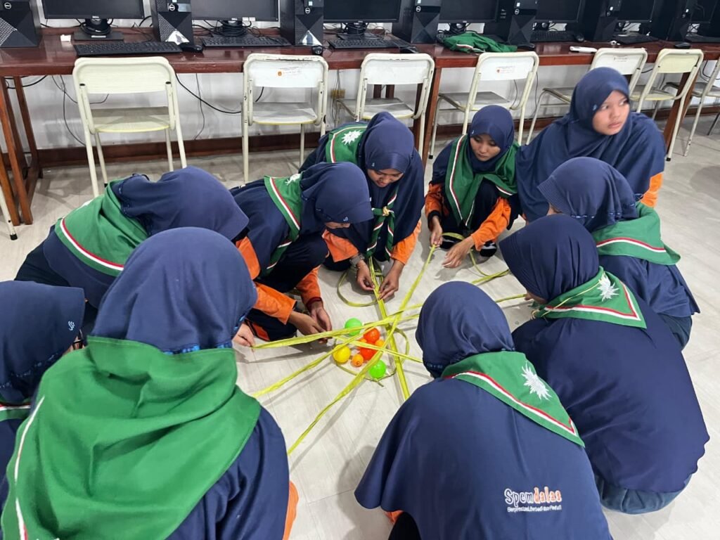 Siswa Kelas IX Spemdalas Tutup Masa Belajar dengan Fun Games