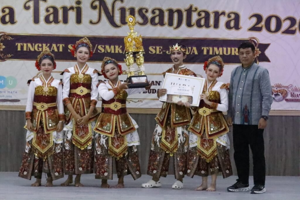 SMAN 1 Kebomas Raih Juara 1 Lomba Tari Nusantara Se-Jawa Timur 2026