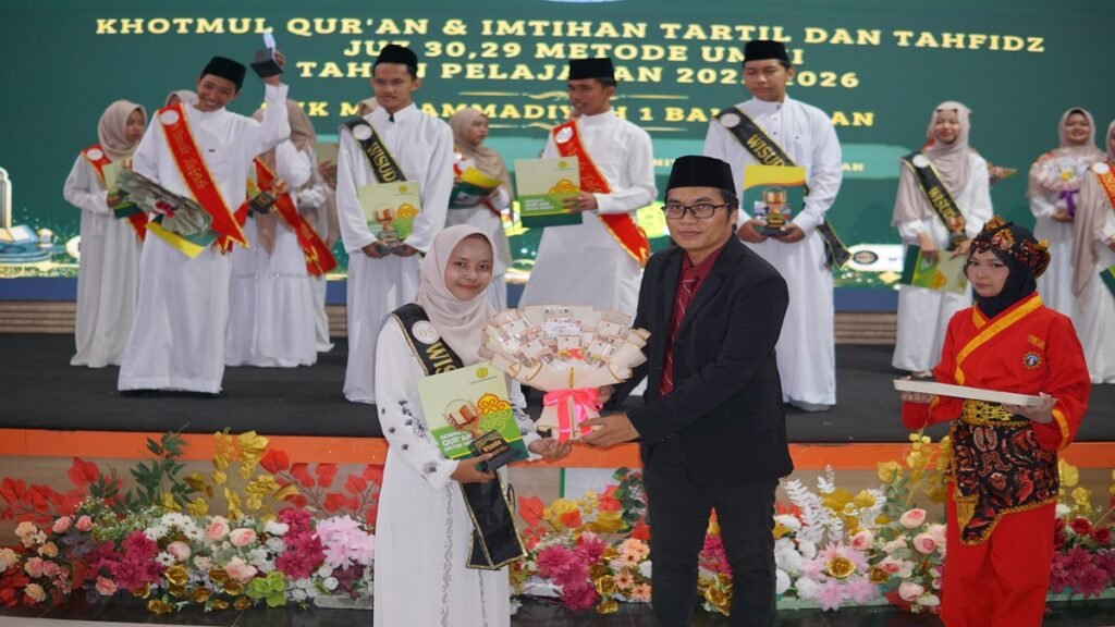 Khotmul Qur’an dan Imtihan Warnai Pelepasan Murid Kelas XII SKAMUSA Balikpapan