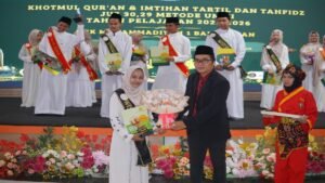 Khotmul Qur’an dan Imtihan Warnai Pelepasan Murid Kelas XII SKAMUSA Balikpapan