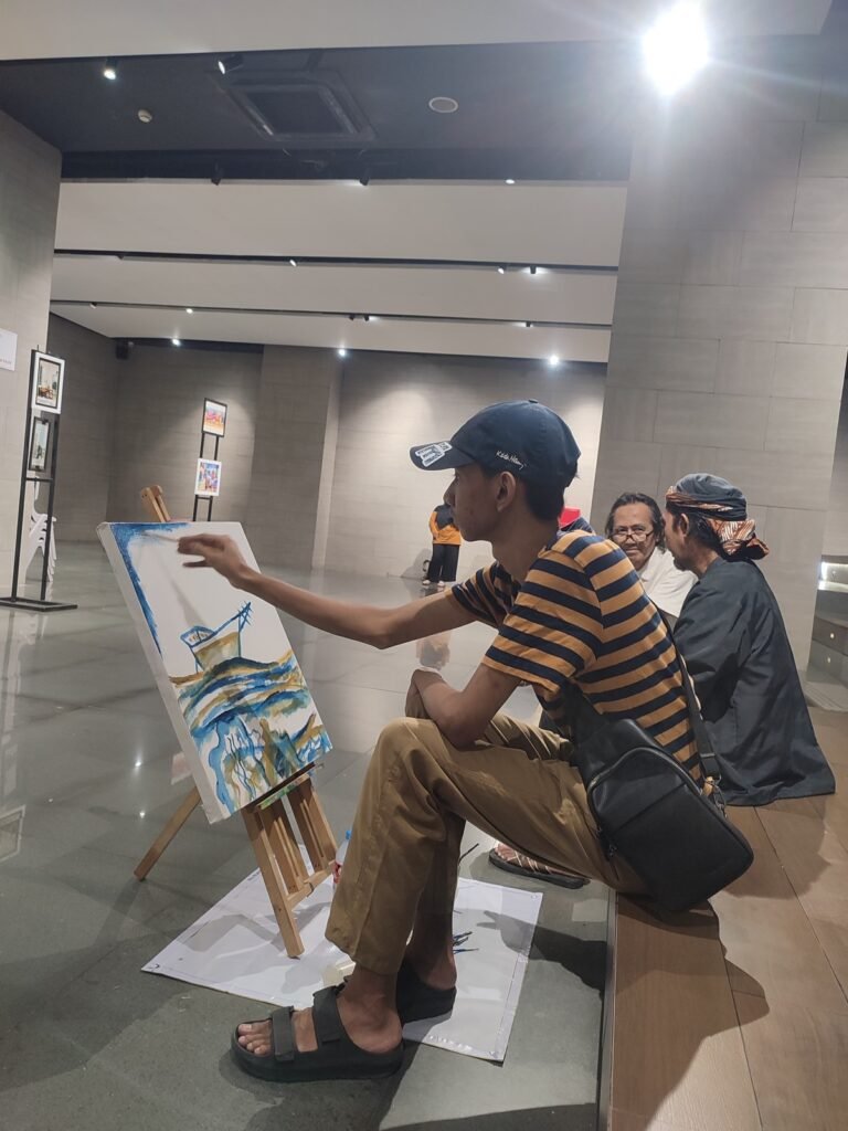 Jejak Warna Anak Kreatif di Alun-Alun Surabaya, Pameran Seni SD Muhammadiyah 16 Curi Perhatian Warga